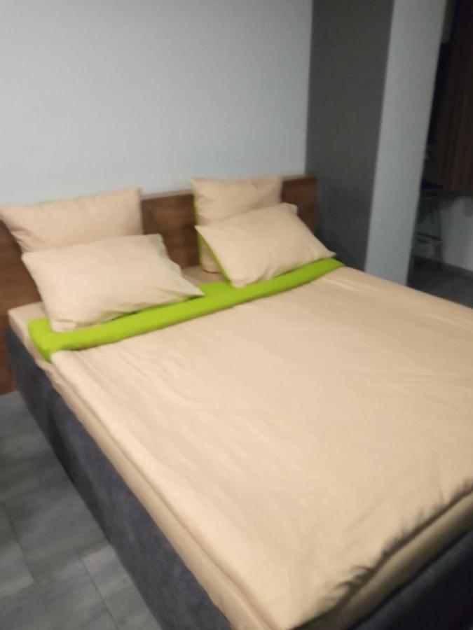 אוזהורוד Apartment Yes 41 מראה חיצוני תמונה